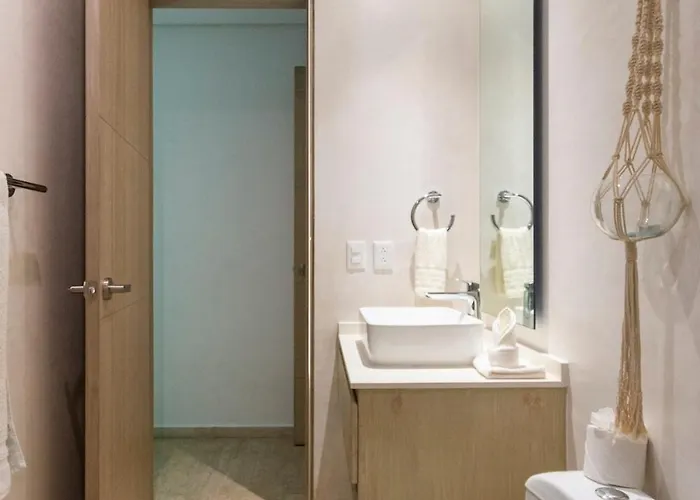 Spacious For 10 Great Amenities *